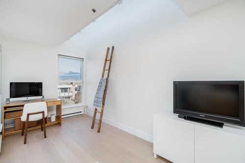 2240 York Avenue, Vancouver, BC 