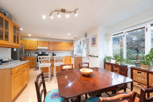 628 21St Street E, North Vancouver, BC 