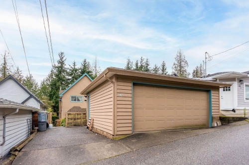 628 21St Street E, North Vancouver, BC 