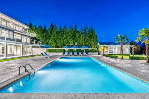 614 Lowry Lane, North Vancouver, BC 