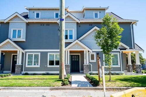 2105 33Rd Avenue E, Vancouver, BC 