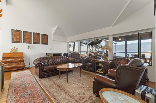 6648 Marine Drive, West Vancouver, BC 