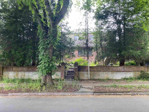 2371 6Th Avenue E, Vancouver, BC 