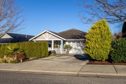 6270 Homestead Avenue  Sechelt, BC V7Z 0M6