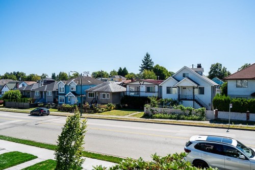 2107 33Rd Avenue E, Vancouver, BC 