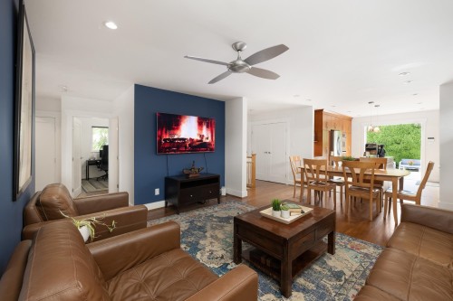 518 7Th Street E, North Vancouver, BC 