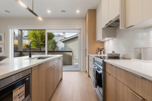 1937 Templeton Drive, Vancouver, BC 