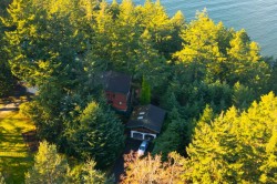 1684 Whitesails Drive  Bowen Island, BC V0N 1G2