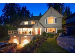 457 Hillcrest Street  West Vancouver, BC V7V 2L8