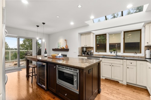 457 Hillcrest Street, West Vancouver, BC 