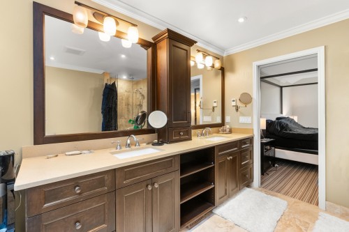 457 Hillcrest Street, West Vancouver, BC 