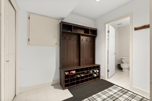 457 Hillcrest Street, West Vancouver, BC 