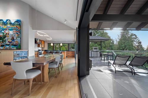 5361 Brookside Avenue, West Vancouver, BC 