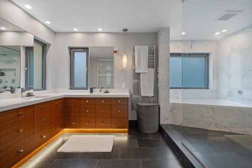 5361 Brookside Avenue, West Vancouver, BC 