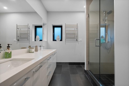 5361 Brookside Avenue, West Vancouver, BC 