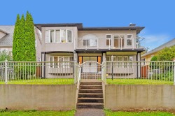 1405 Edinburgh Street  New Westminster, BC V3M 2W3