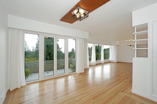 875 Esquimalt Avenue, West Vancouver, BC 