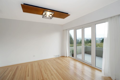 875 Esquimalt Avenue, West Vancouver, BC 