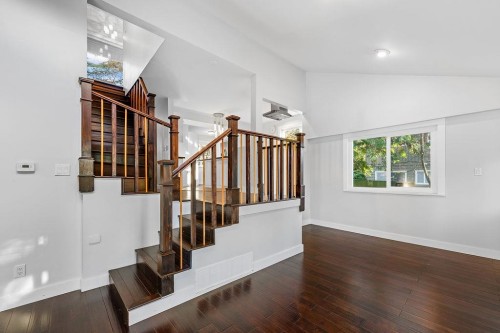 271 Montroyal Boulevard, North Vancouver, BC 