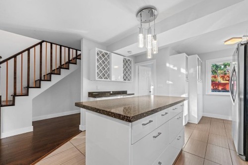 271 Montroyal Boulevard, North Vancouver, BC 