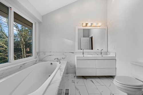 271 Montroyal Boulevard, North Vancouver, BC 