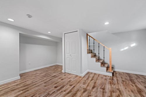 271 Montroyal Boulevard, North Vancouver, BC 