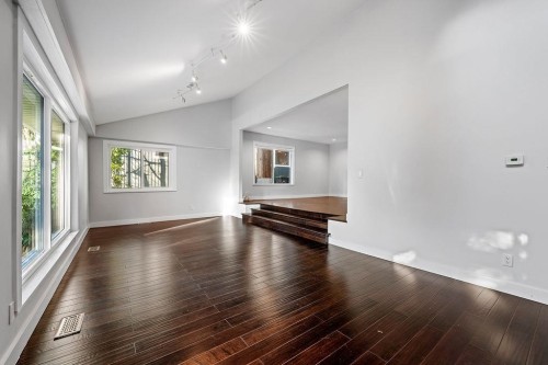 271 Montroyal Boulevard, North Vancouver, BC 