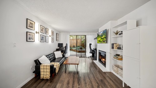 214-5340 Hastings Street  Burnaby, BC V5B 1R1