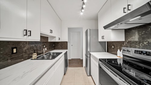 214-5340 Hastings Street, Burnaby, BC 