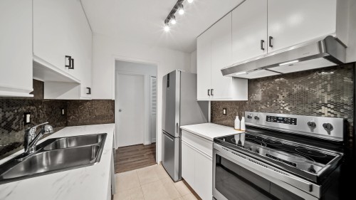 214-5340 Hastings Street, Burnaby, BC 