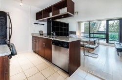 201-933 Hornby Street  Vancouver, BC V6Z 3G4