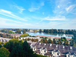 1001-2733 Chandlery Place  Vancouver, BC V5S 4V3