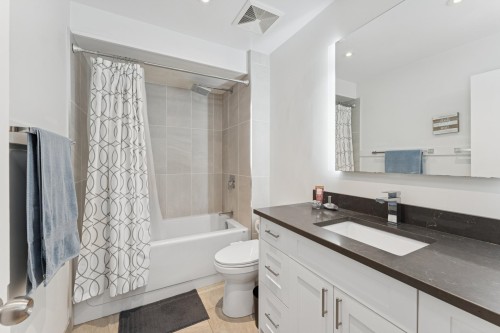 2060 Deep Cove Crescent, North Vancouver, BC 