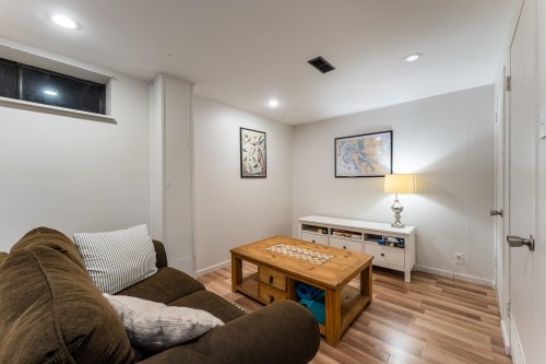 2060 Deep Cove Crescent, North Vancouver, BC 