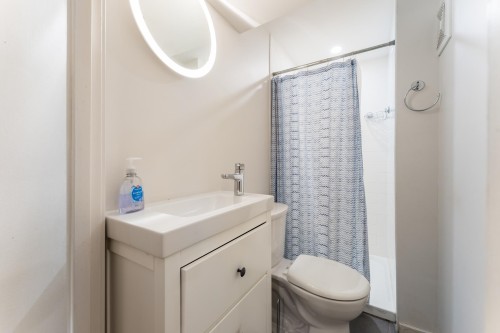 2060 Deep Cove Crescent, North Vancouver, BC 