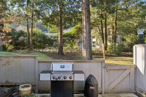 2060 Deep Cove Crescent, North Vancouver, BC 