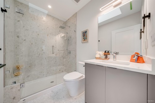 6709 Fleming Street, Vancouver, BC 