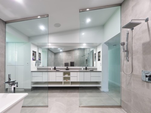 2409 Windridge Drive, North Vancouver, BC 