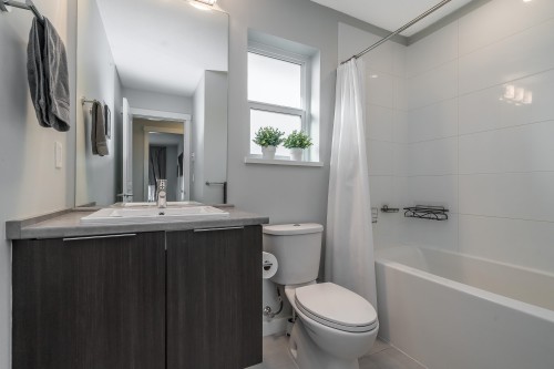 1001-11295 Pazarena Place, Maple Ridge, BC 