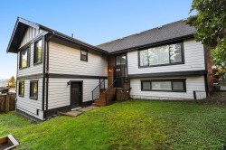 3214 Mariner Way  Coquitlam, BC V3C 4K7
