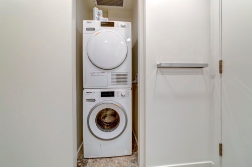 1202-889 Pacific Street, Vancouver, BC 