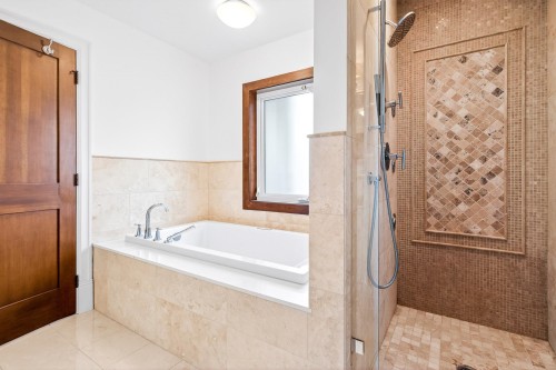 3715 22Nd Avenue W, Vancouver, BC 