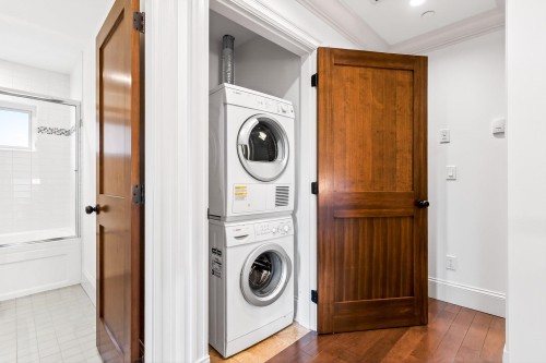 3715 22Nd Avenue W, Vancouver, BC 