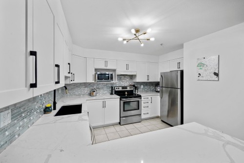 311-121 Shoreline Circle, Port Moody, BC 