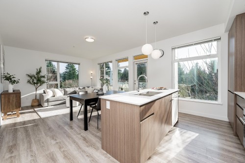 304-516 Foster Avenue, Coquitlam, BC 