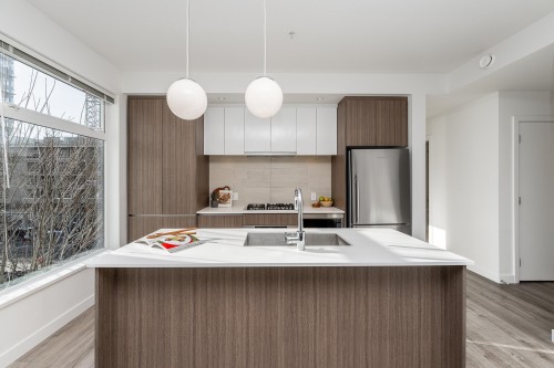 304-516 Foster Avenue, Coquitlam, BC 