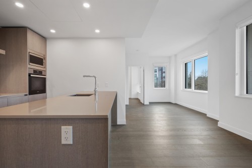 302-4908 Cambie Street, Vancouver, BC 