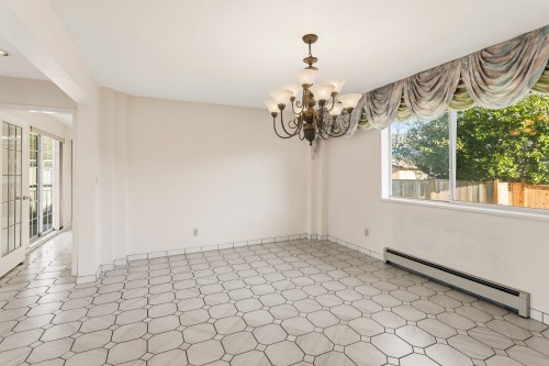 1506 Giles Place, Burnaby, BC 