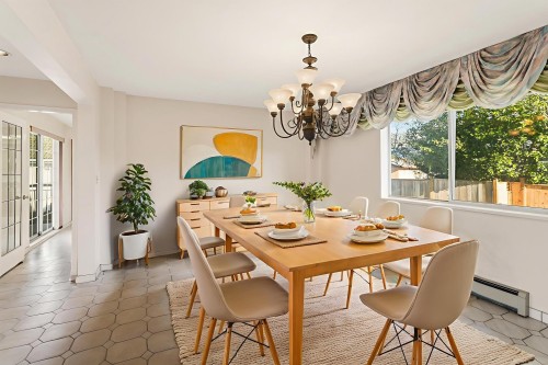 1506 Giles Place, Burnaby, BC 