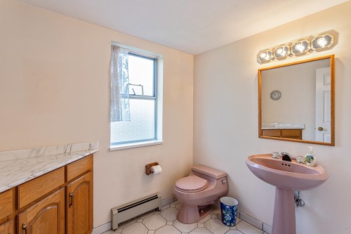 1506 Giles Place, Burnaby, BC 